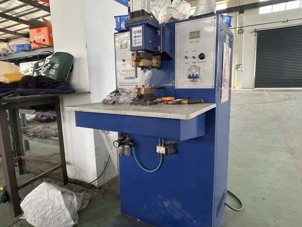 點(diǎn)焊機(jī)